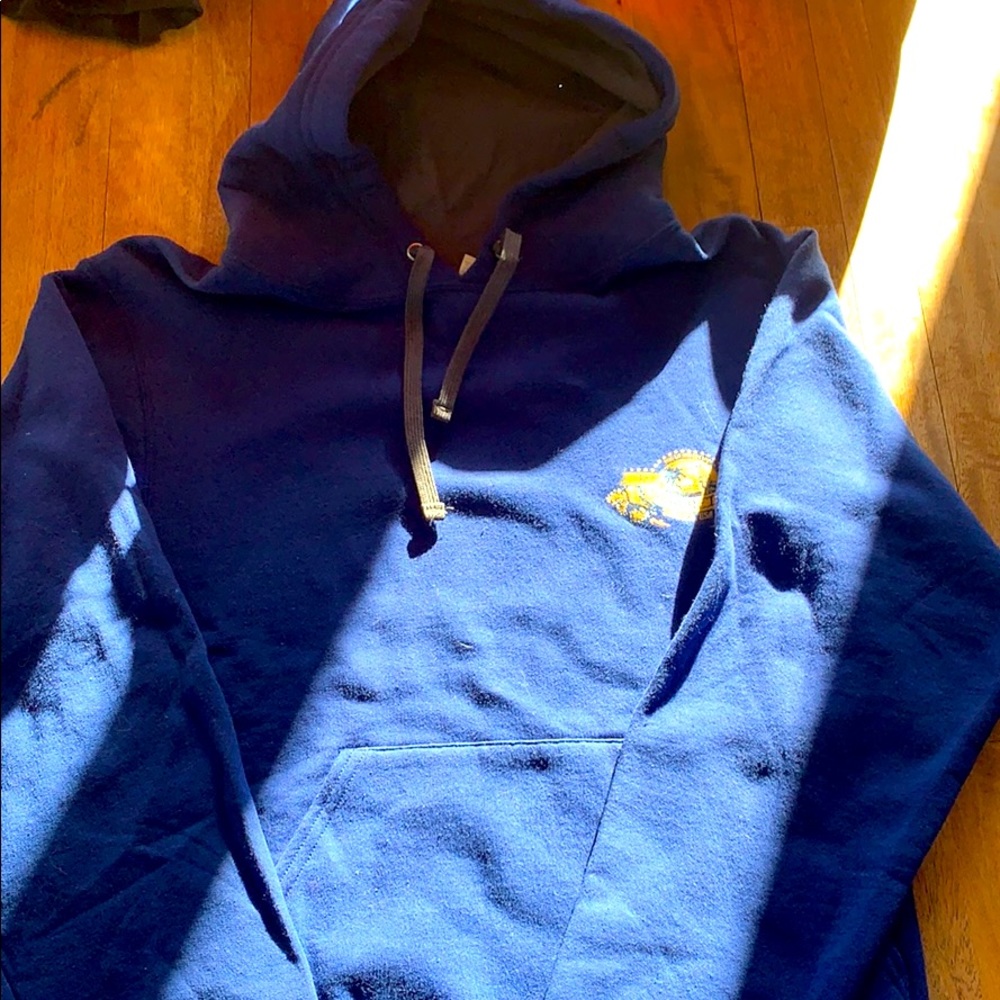 Light weight sweater, secrets